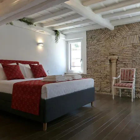 The Column Of Campo De' Fiori Apartment *