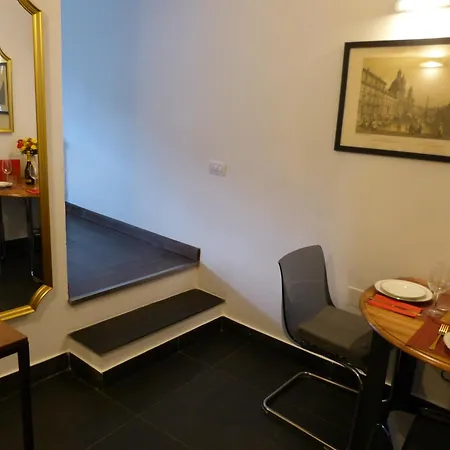 The Column Of Campo De' Fiori Apartment Rom